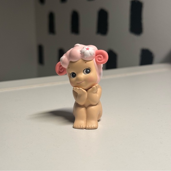 AUTHENTIC SONNY ANGEL CHERRY BLOSSOM HANAMI EDITION SHEEP - Picture 3 of 10